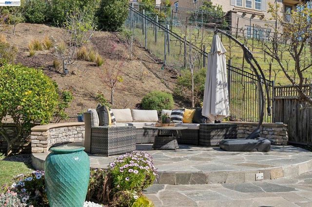 130 Arundel Dr, Hayward, CA 94542