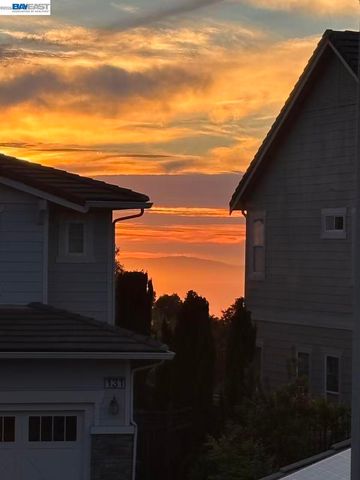 130 Arundel Dr, Hayward, CA 94542