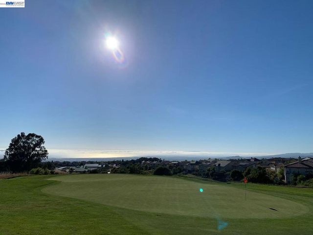 130 Arundel Dr, Hayward, CA 94542