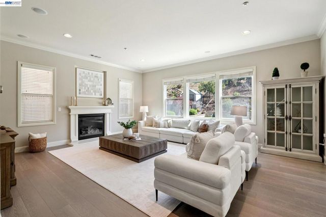 130 Arundel Dr, Hayward, CA 94542