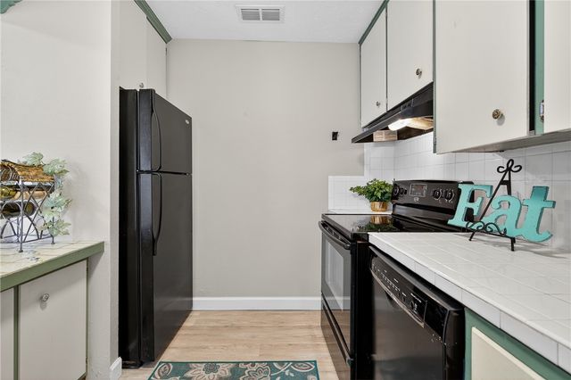 734 Lansdown Dr, Corpus Christi, TX 78412