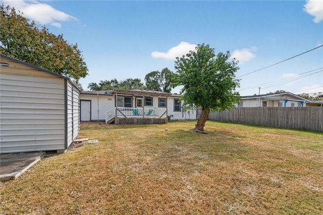 734 Lansdown Dr, Corpus Christi, TX 78412