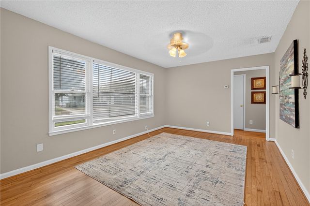 734 Lansdown Dr, Corpus Christi, TX 78412