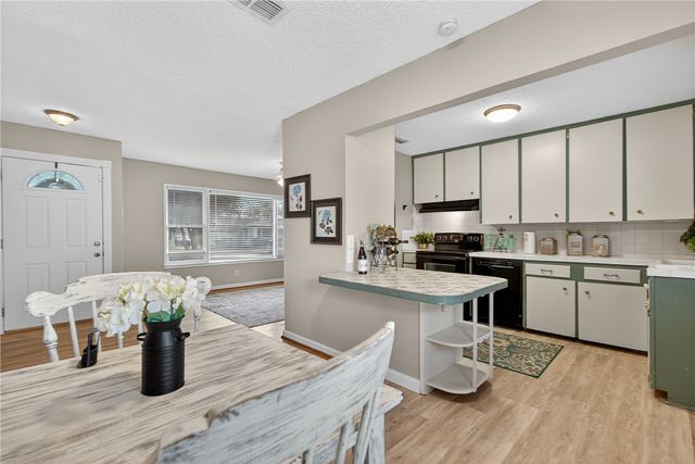 734 Lansdown Dr, Corpus Christi, TX 78412