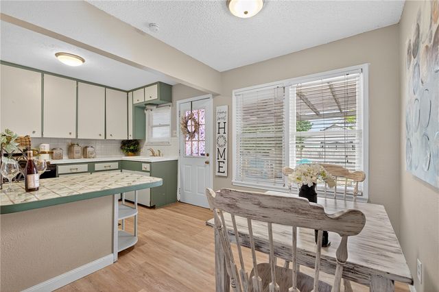 734 Lansdown Dr, Corpus Christi, TX 78412