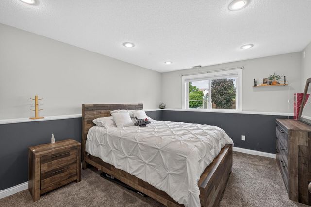 9442 Hale Avenue S, Cottage Grove, MN 55016