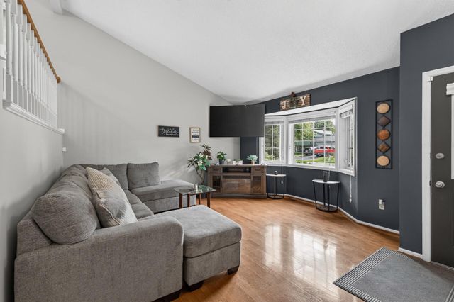 9442 Hale Avenue S, Cottage Grove, MN 55016