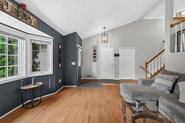 9442 Hale Avenue S, Cottage Grove, MN 55016