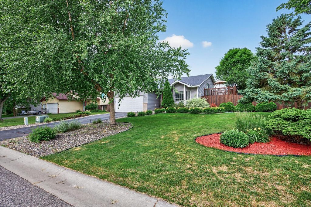 9442 Hale Avenue S, Cottage Grove, MN 55016 — photo 2
