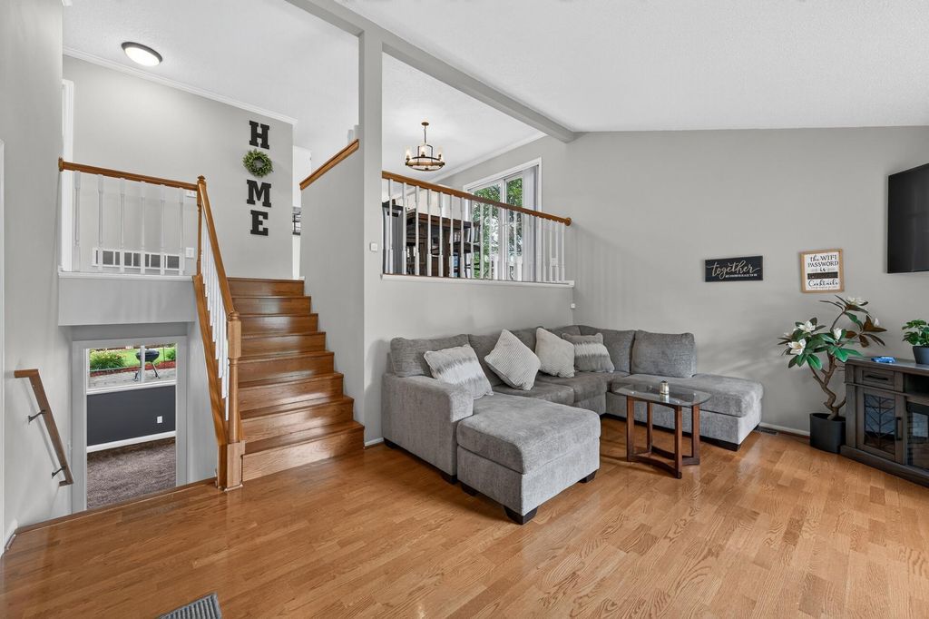 9442 Hale Avenue S, Cottage Grove, MN 55016 — photo 4