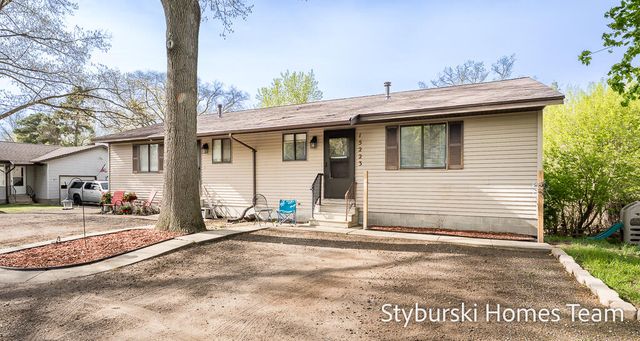 15223 Krueger Street, Spring Lake, MI 49456