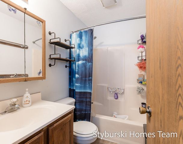 15223 Krueger Street, Spring Lake, MI 49456