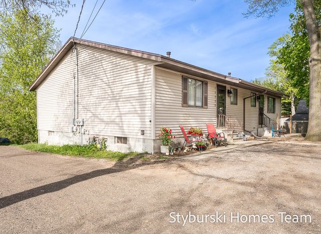 15223 Krueger Street, Spring Lake, MI 49456