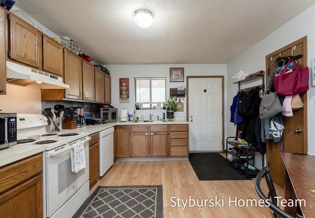 15223 Krueger Street, Spring Lake, MI 49456