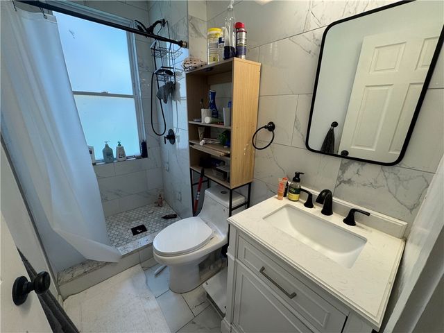 1611 Westmont Ave, Carrick, PA 15210