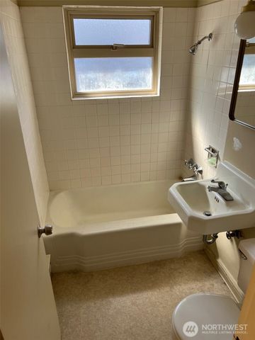 4053 NE 55th Street, Seattle, WA 98105