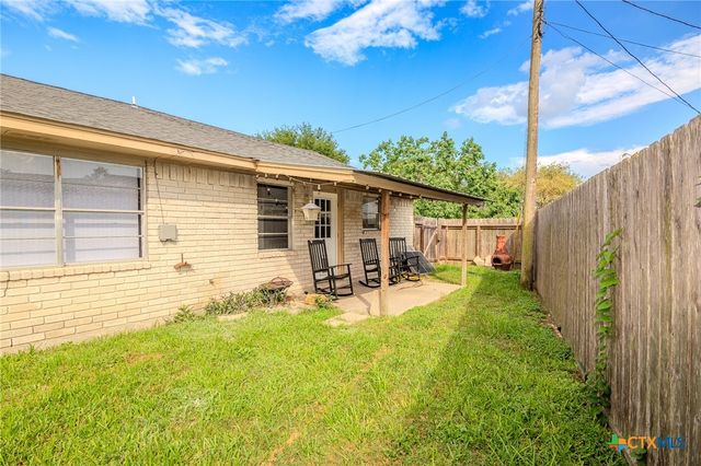 247 Goldenrod Avenue, Victoria, TX 77904