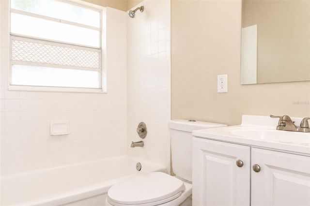 821 14TH AVENUE NW, Largo, FL 33770