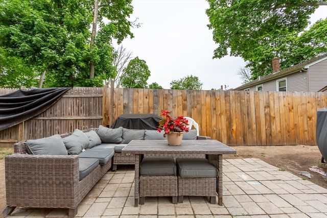 232 Park St, New Bedford, MA 02740