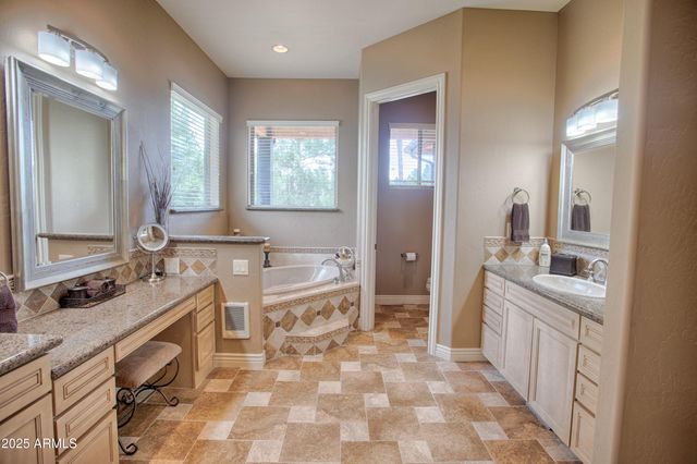 910 S BARBERRY Lane, Show Low, AZ 85901