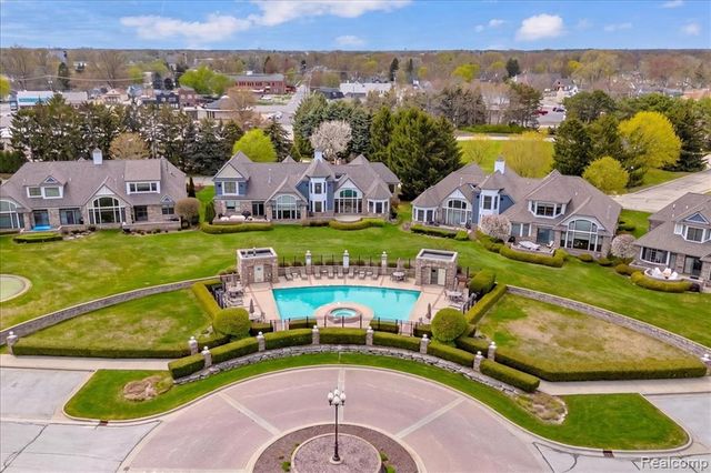 1628 Edison Shores Lane, Port Huron, MI 48060