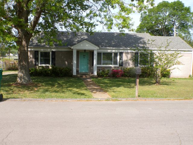208 Armory Dr, Lewisburg, TN 37091
