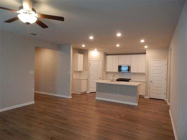 126 Fairmeadow Downs DR, Hutto, TX 78634