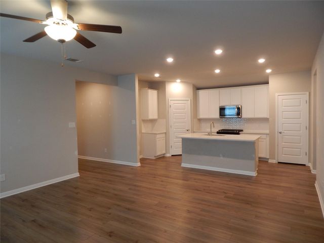 126 Fairmeadow Downs DR, Hutto, TX 78634