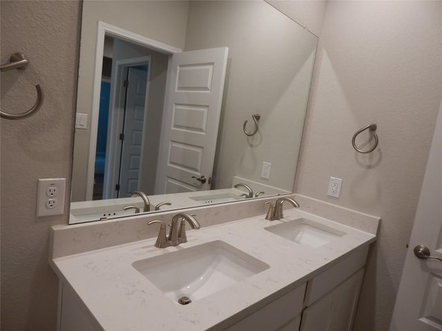 126 Fairmeadow Downs DR, Hutto, TX 78634