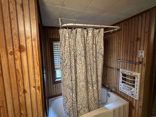 703 Morris Avenue, England, AR 72046