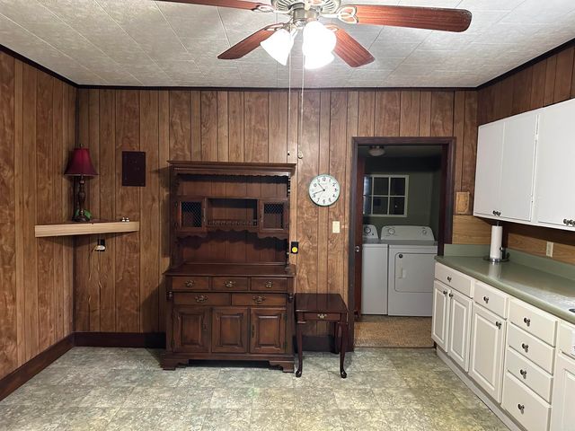 703 Morris Avenue, England, AR 72046