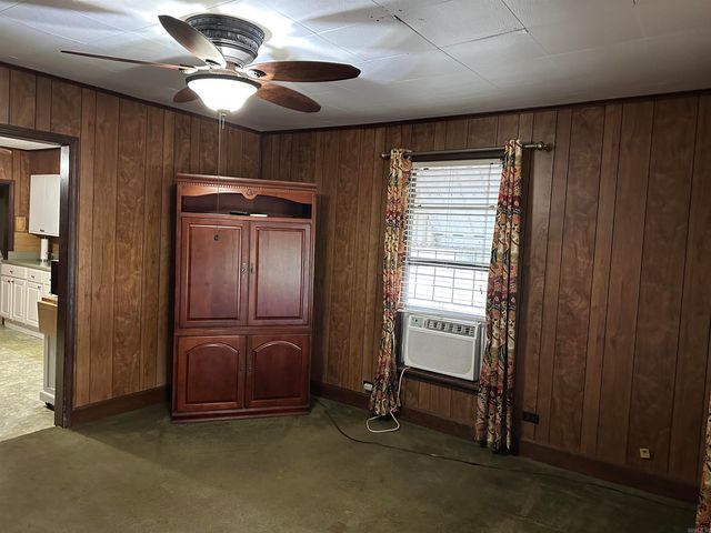 703 Morris Avenue, England, AR 72046