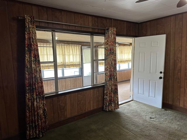 703 Morris Avenue, England, AR 72046