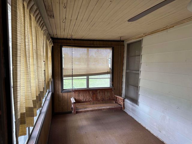 703 Morris Avenue, England, AR 72046