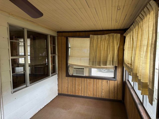 703 Morris Avenue, England, AR 72046