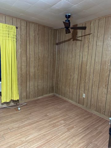 703 Morris Avenue, England, AR 72046