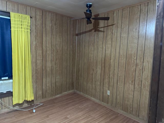 703 Morris Avenue, England, AR 72046