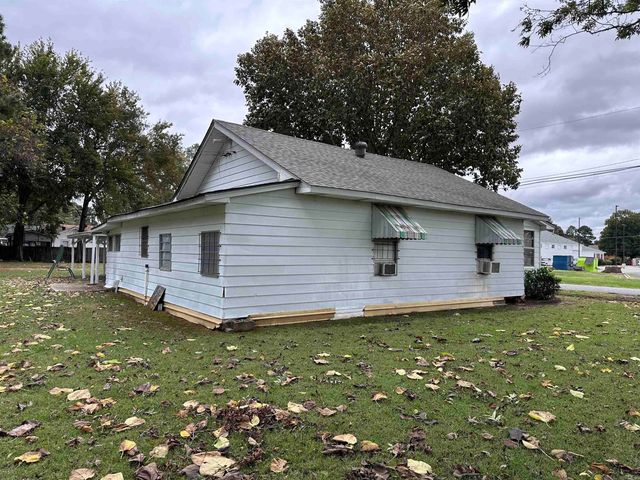 703 Morris Avenue, England, AR 72046