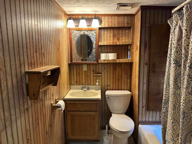 703 Morris Avenue, England, AR 72046