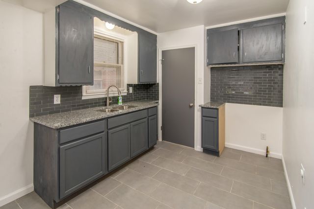 10738 Mckinney Street, Detroit, MI 48224