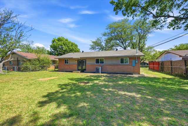 615 Calder Avenue, Duncanville, TX 75116