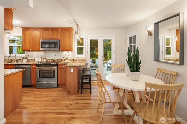 16042 Lake Hills Boulevard, Bellevue, WA 98008