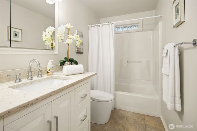 16042 Lake Hills Boulevard, Bellevue, WA 98008