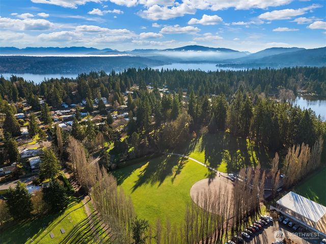 16042 Lake Hills Boulevard, Bellevue, WA 98008