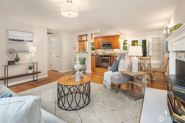 16042 Lake Hills Boulevard, Bellevue, WA 98008