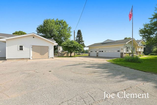 2283 19 Mile Road Nw, Tyrone Twp, MI 49330