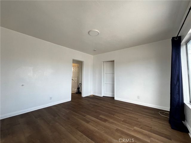 7215 S Van Ness Avenue, Los Angeles, CA 90043