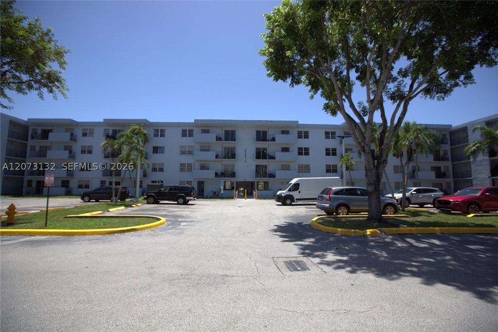 1221 SW 122nd Ave 403, Miami, FL 33184
