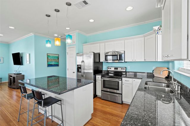 3923 Reeves Drive, Galveston, TX 77554