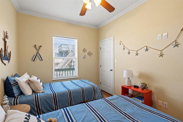 3923 Reeves Drive, Galveston, TX 77554